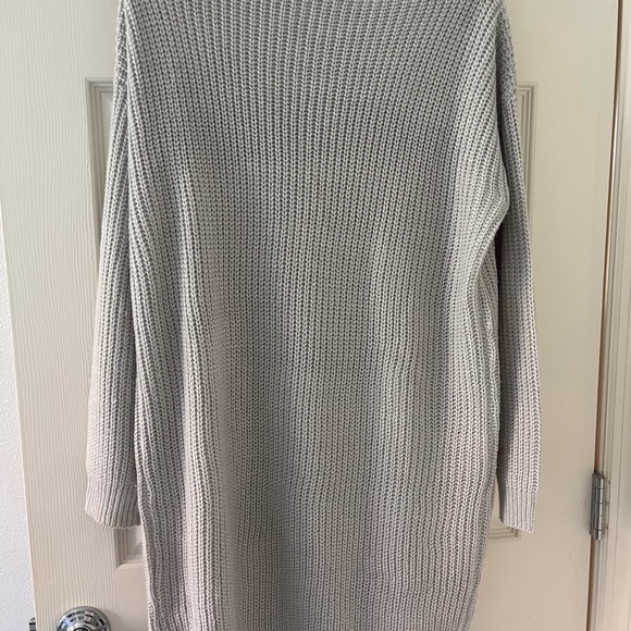 PrettyLittleThing Gray Crew Neck Sweater Ribbed Knit - Picture 3 of 3